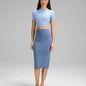 Lululemon Athletica Nulu slim fit high rise skirt